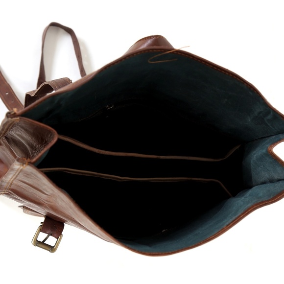 Women's Rolltop Leather Backpack - Picture 8 of 8